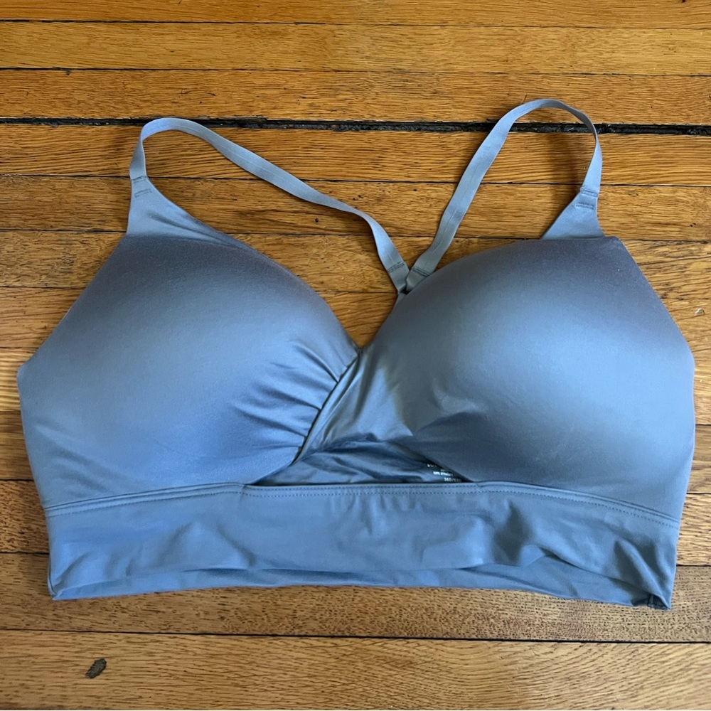 36 D Victoria’s Secret bra